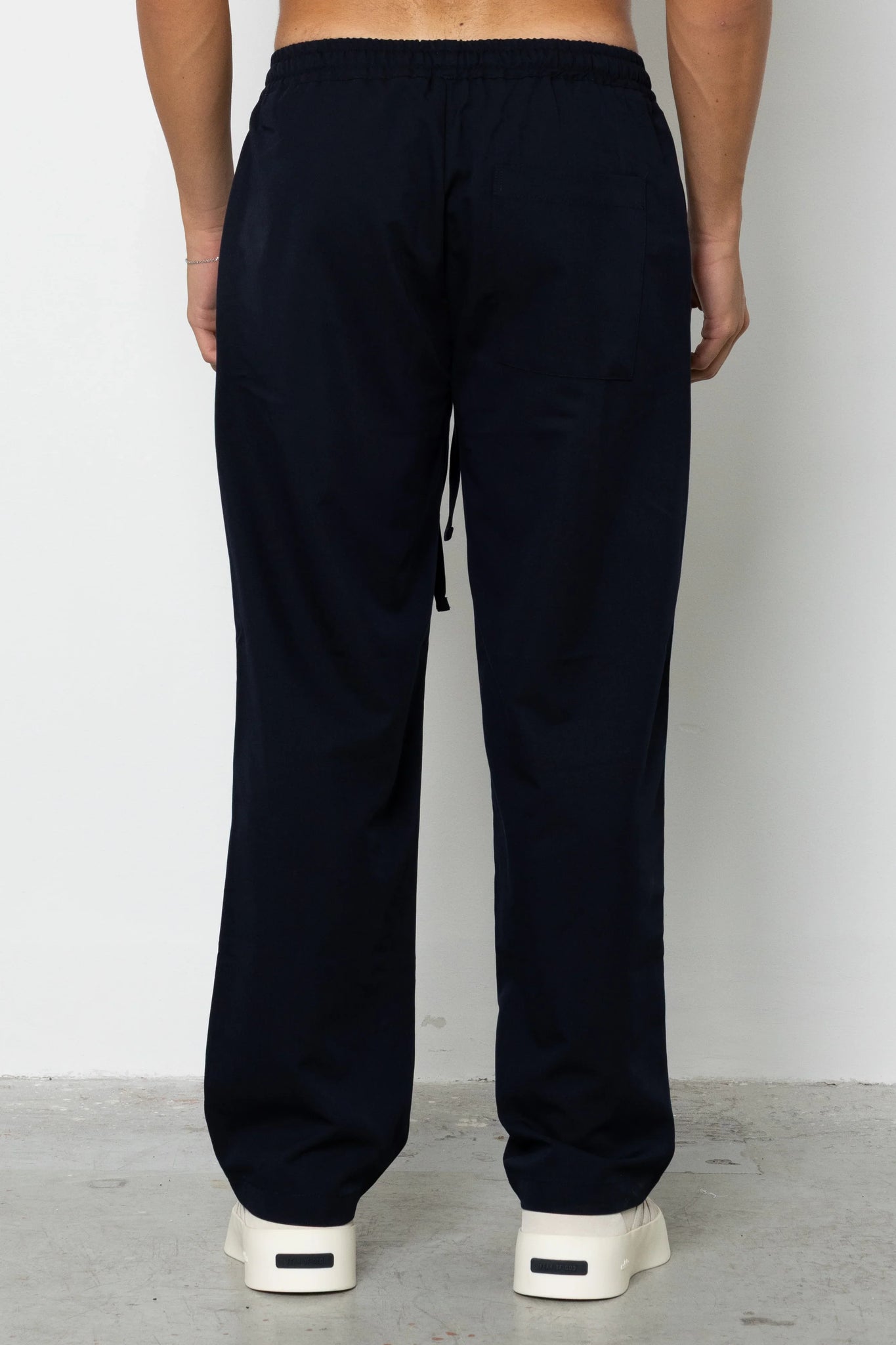 Pantalaccio con pences fondo ampio