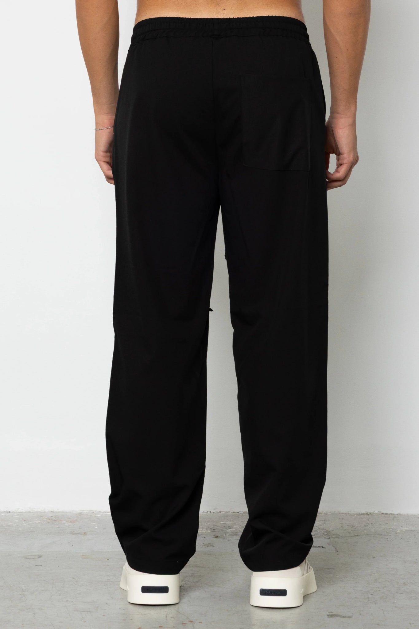 Pantalaccio con pences fondo ampio