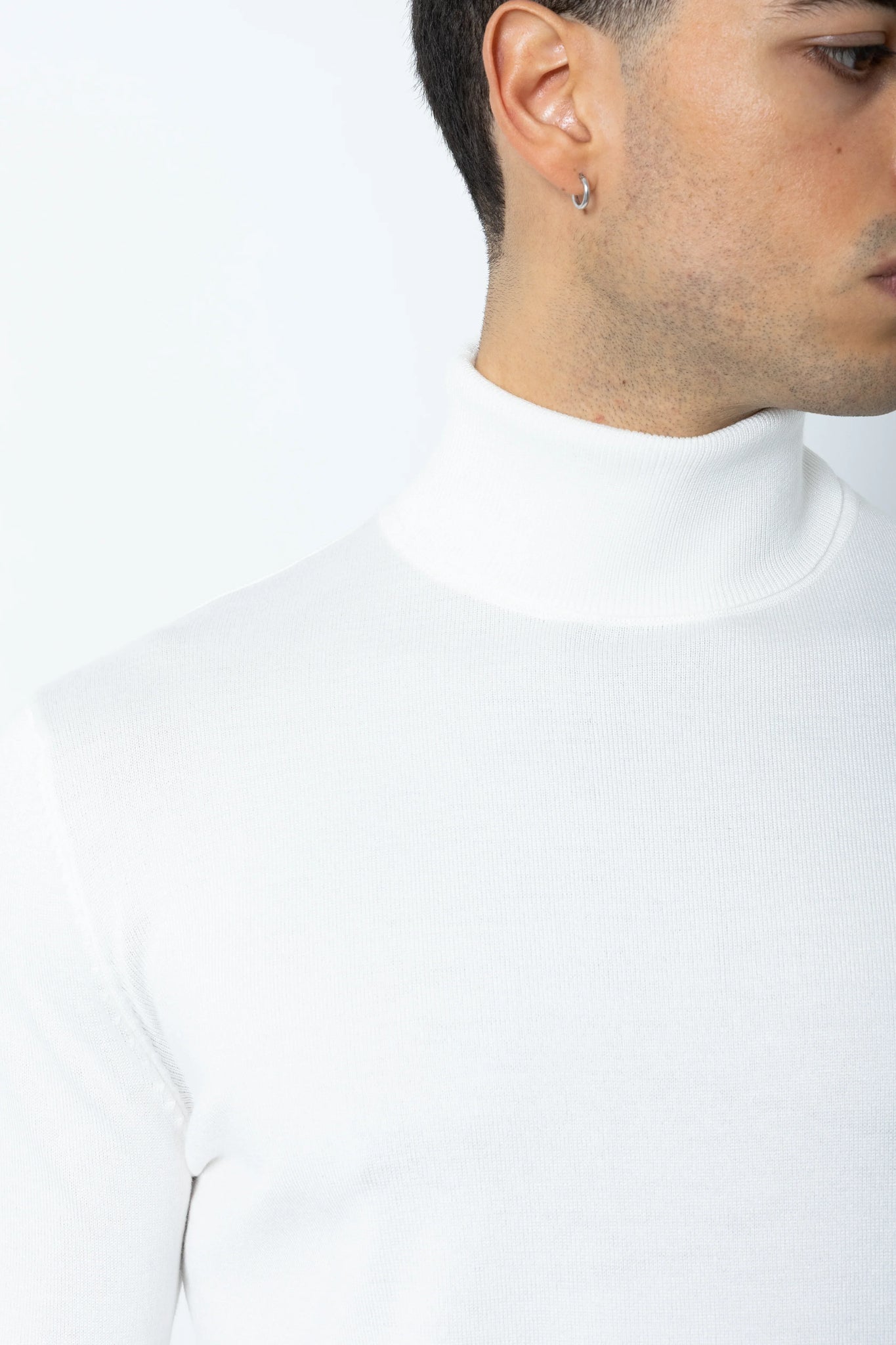 Maglione collo alto in filo