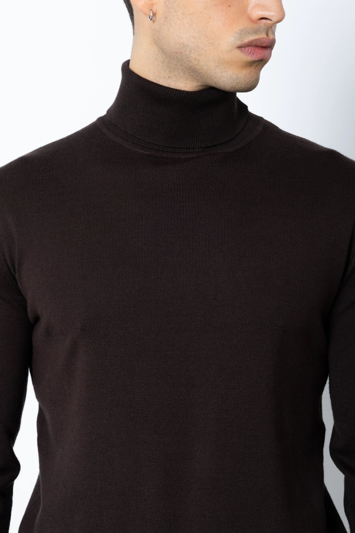 Maglione collo alto in filo