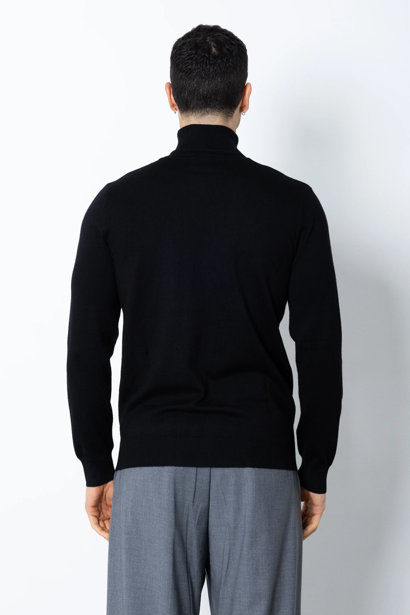 Maglione collo alto in filo