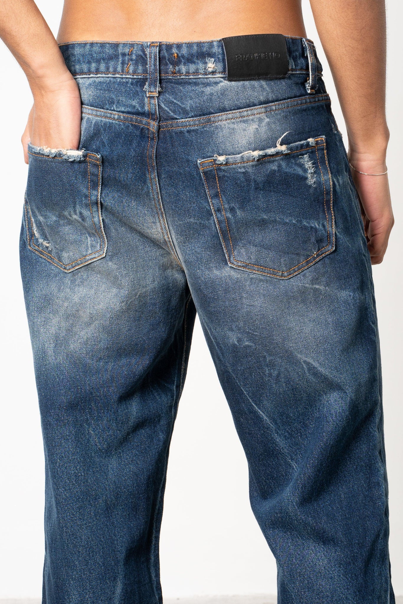 Jeans baggy blu con sarciture